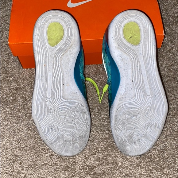 Kobe 9 Low Easter GS size - Picture 8 of 8